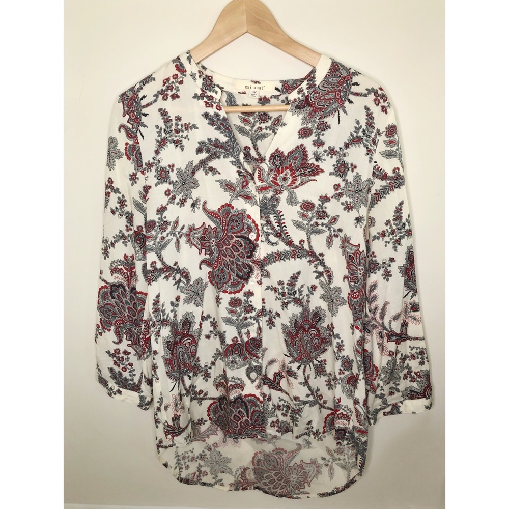Francesca’s Floral Button Top